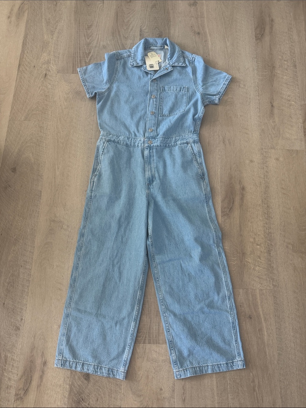NWT Levi's Denim Wide-Leg Jumpsuit NWT Women's Small Light Blue Button-Front